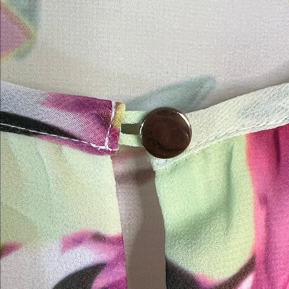 Jennifer Lopez Multicolor Floral Blouse - Picture 6 of 6